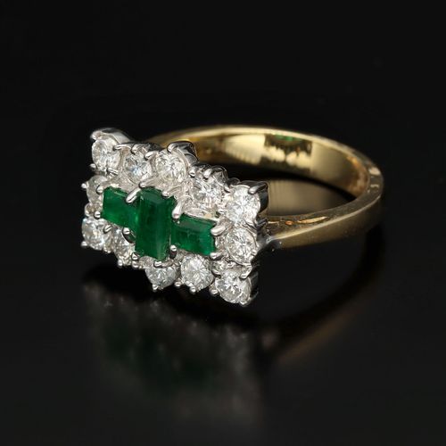 Diamond and Emerald Cluster Ring image-3