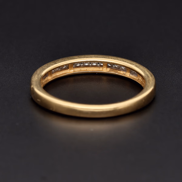 18ct Yellow Gold Round Diamond Half Eternity Ring