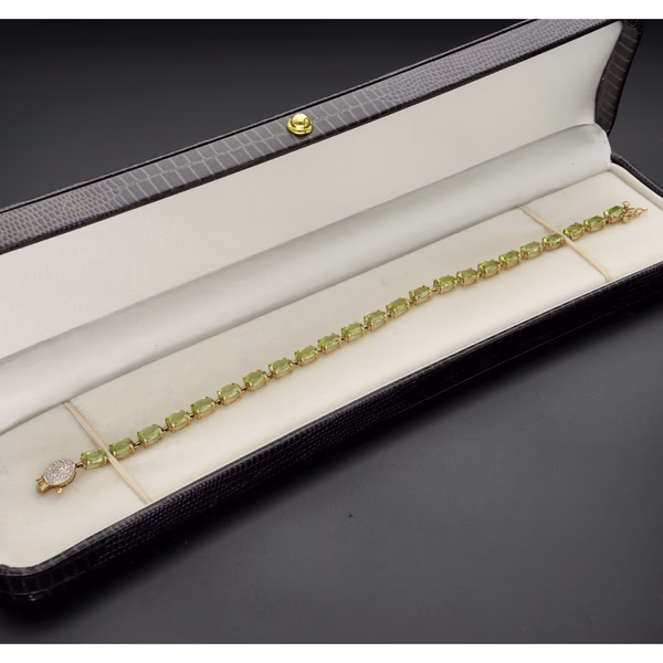 9ct Yellow Gold Peridot Bracelet