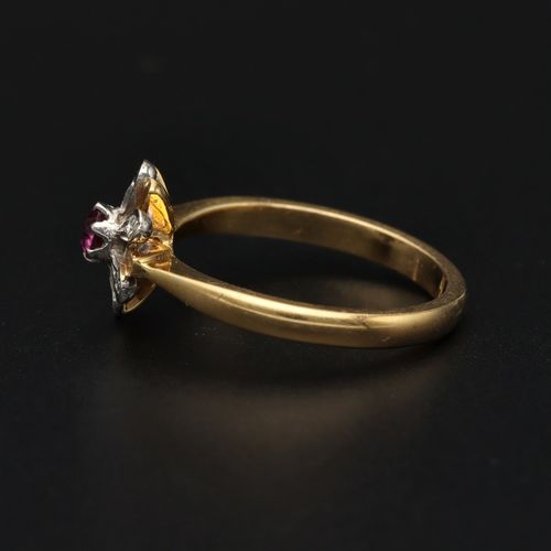 18ct Gold Ruby Diamond Vintage Ring image-3