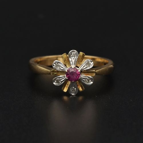 18ct Gold Ruby Diamond Vintage Ring image-2