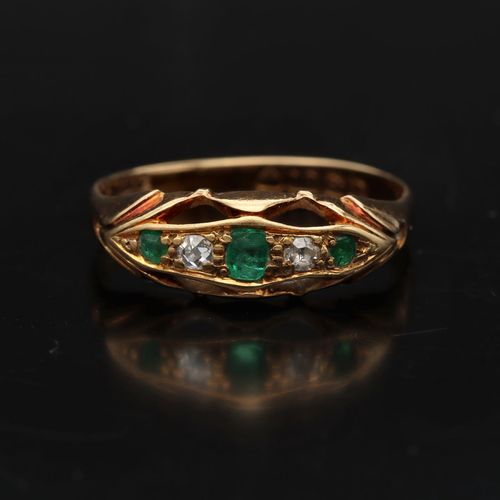 Early 20th Century 18ct Gold Emerald and Diamond Ring image-2