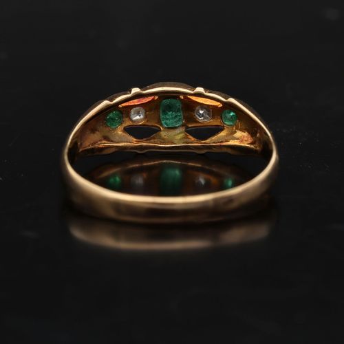 Early 20th Century 18ct Gold Emerald and Diamond Ring image-6