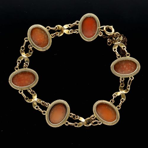 Vintage 9ct Gold Shell Cameo Bracelet image-6