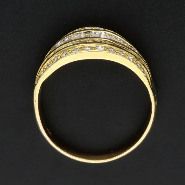 18ct Yellow Gold Diamond Baguette Ring
