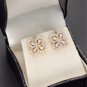 18k Gold Flower Diamond Earrings