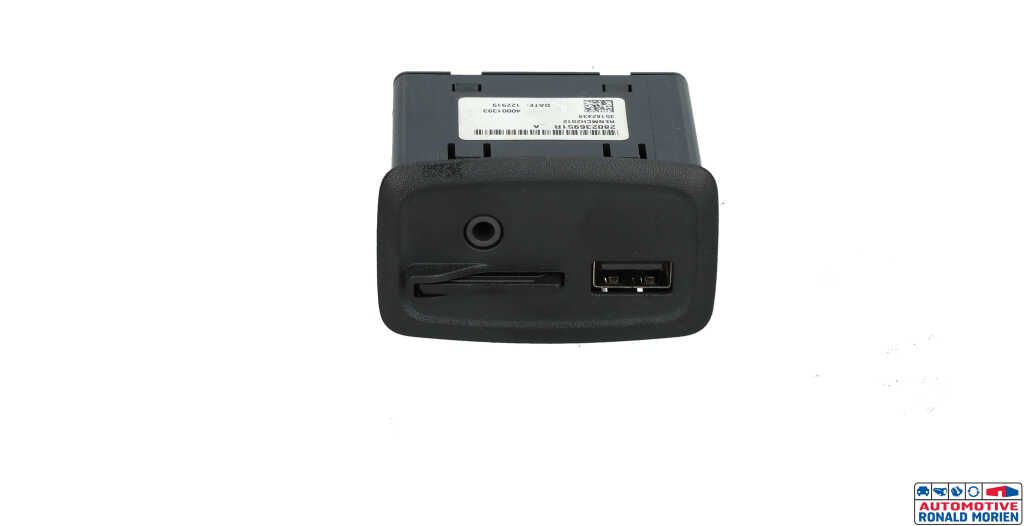 Usados Conexión AUX-USB Renault Kangoo Express (RF..) 1.5 Blue dCi 80 Precio € 99,00 IVA incluido ofrecido por Automaterialen Ronald Morien B.V.