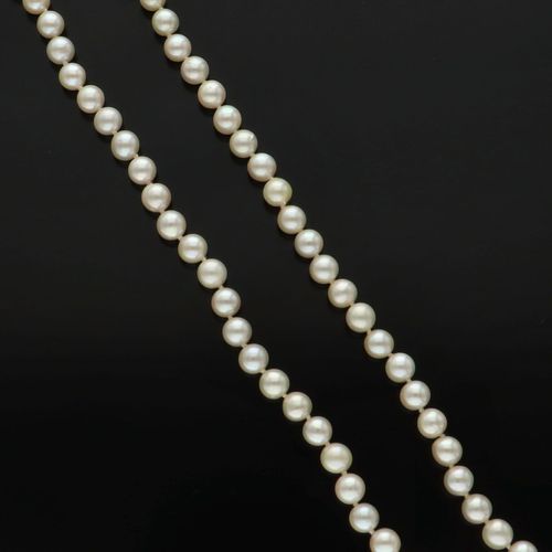 18ct Gold Clasp Cultured Pearls image-3