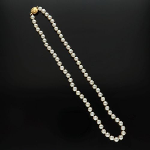 18ct Gold Clasp Cultured Pearls image-4