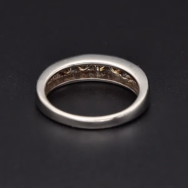 9ct White Gold Cinnamon Ring