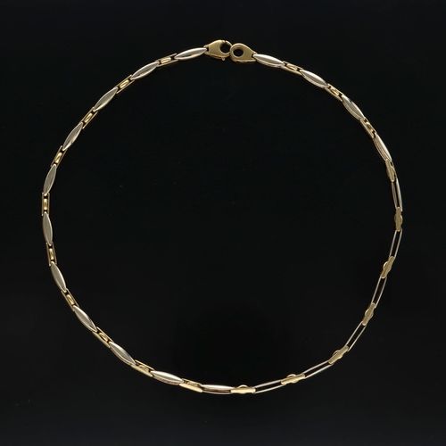 9ct Gold Necklace image-1