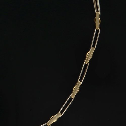 9ct Gold Necklace image-3