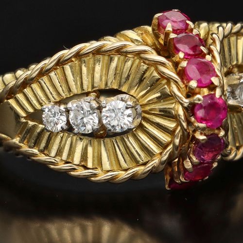 Vintage 18ct Gold Ruby and Diamond Ring image-4