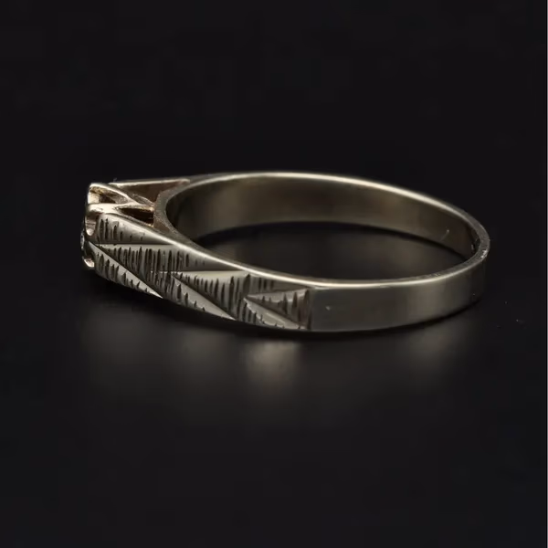 Retro-Vintage Gold Diamond Ring