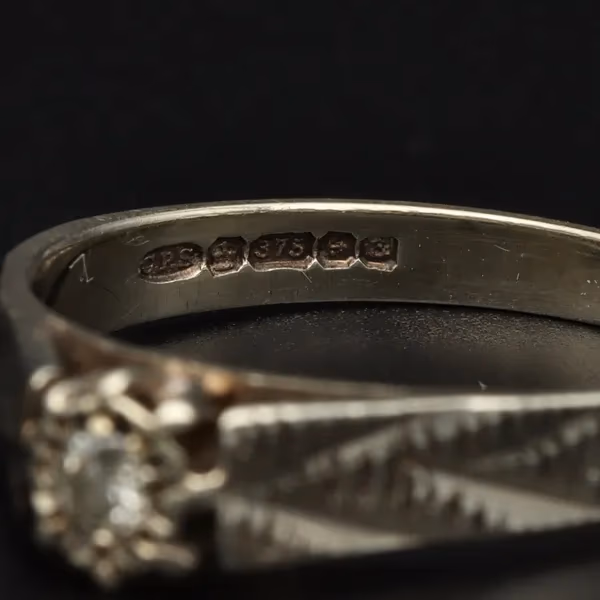 Retro-Vintage Gold Diamond Ring