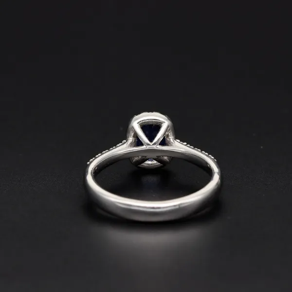 18ct White Gold Sapphire Diamond Ring