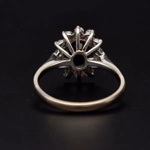 18ct White Gold Sapphire & Diamond Ring