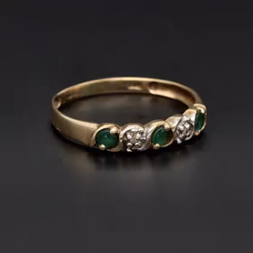9ct Yellow Gold Emerald & Diamond Ring