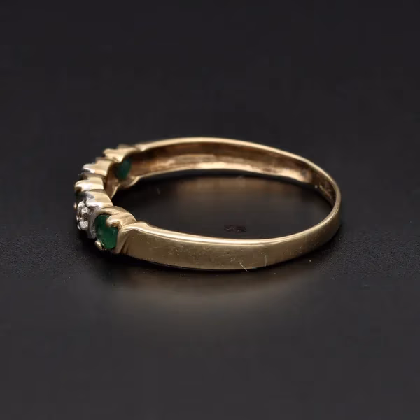 9ct Yellow Gold Emerald & Diamond Ring