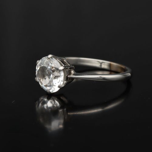 Rare 18ct Gold White Sapphire Ring image-5