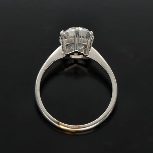 Rare 18ct Gold White Sapphire Ring image-6