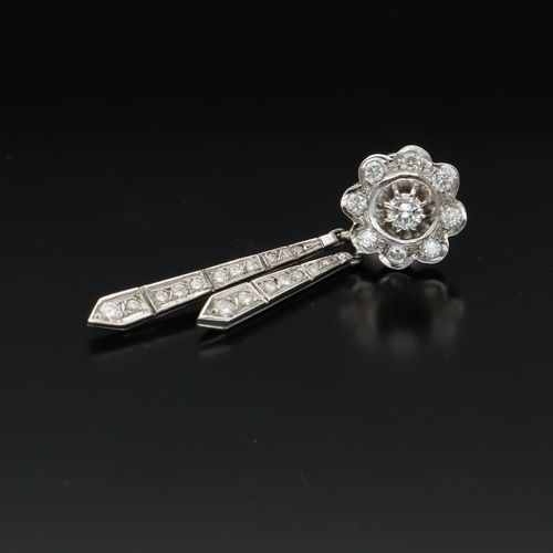 Art Deco 18ct Gold Diamond Earrings image-3