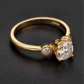 Antique 18ct Yellow Gold Three Stone Ring