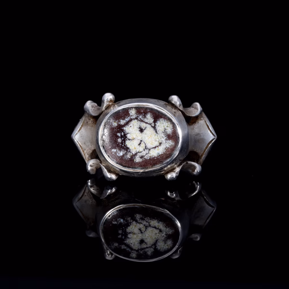 360° view of The Ancient 1601 Renaissance Silver Memento Mori Portrait Ring
