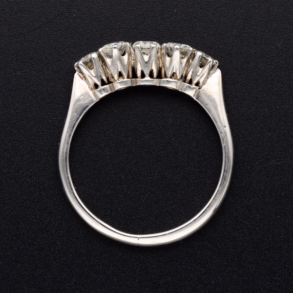 18ct White Gold Graduated Five Stone Diamond Ring