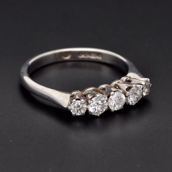 18ct White Gold Graduated Five Stone Diamond Ring
