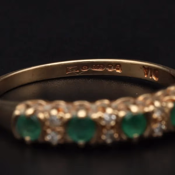 Retro - Vintage Gold Emerald Diamond Ring
