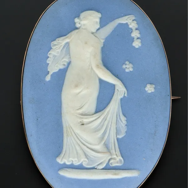 Edwardian 9ct Gold Wedgwood Brooch