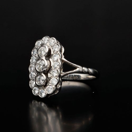 14ct White Gold Art Deco Style Diamond Ring image-3
