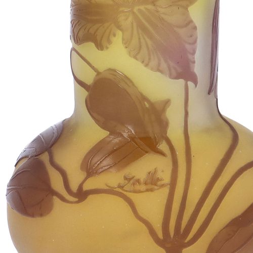 Galle Glass Vase image-4