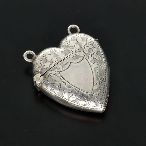 Victorian Silver Heart Shaped Vesta Case image-1
