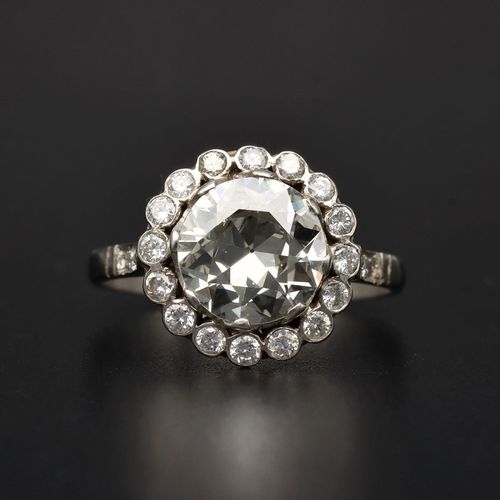 Art Deco Platinum Diamond Ring image-2