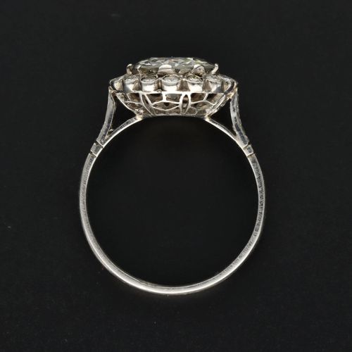 Art Deco Platinum Diamond Ring image-6