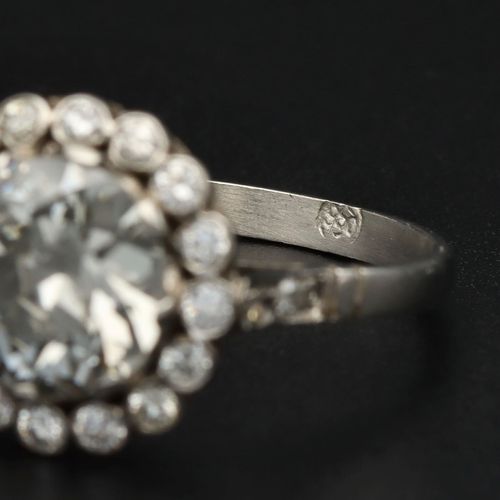 Art Deco Platinum Diamond Ring image-4