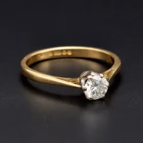 18ct Gold Diamond Solitaire Ring