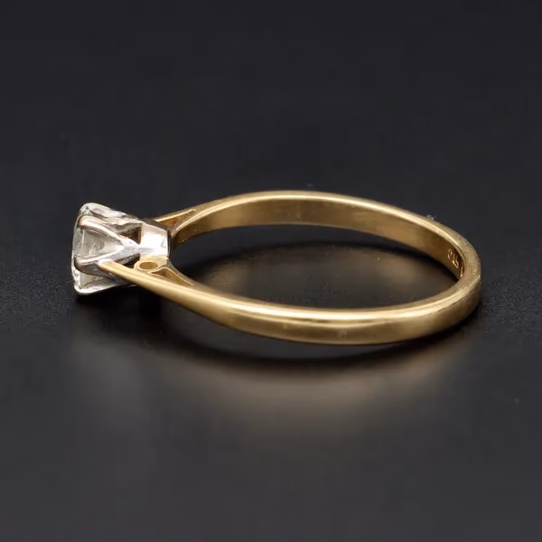 18ct Gold Diamond Solitaire Ring