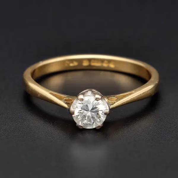 18ct Gold Diamond Solitaire Ring