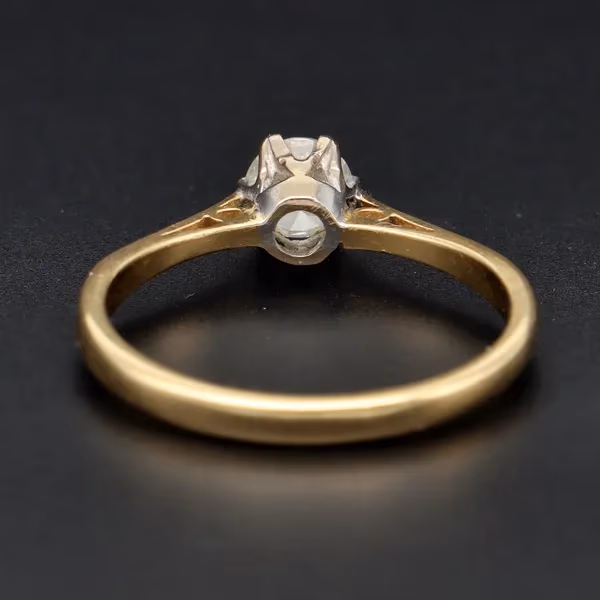 18ct Gold Diamond Solitaire Ring