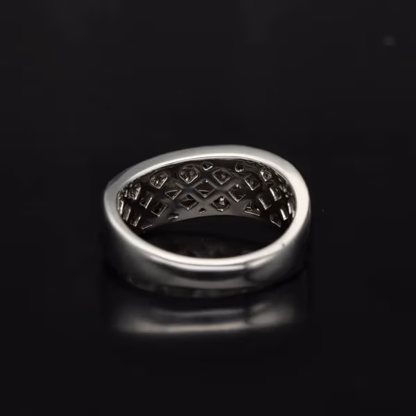 18ct White Gold Black and White Diamond Band Ring