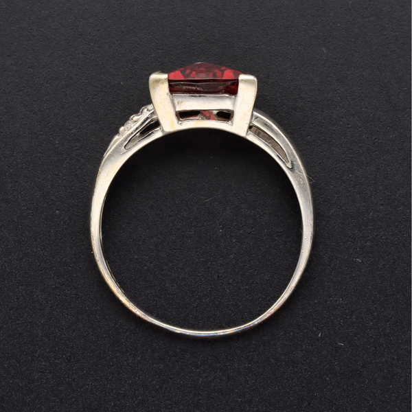 9ct White Gold Trillion Cut Garnet Diamond Ring