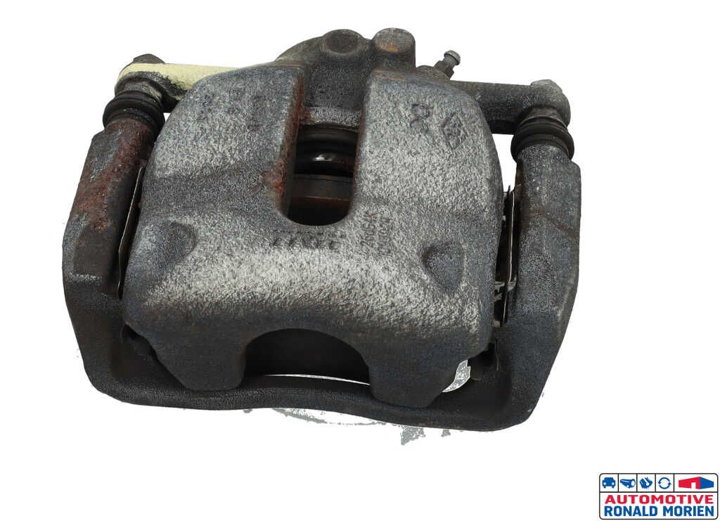 Used Front brake calliper, left Renault Kangoo Express (RF..) 1.5 Blue dCi 80 Price € 25,00 Inclusive VAT offered by Automaterialen Ronald Morien B.V.