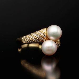 Heavy 18ct Gold Cultured Pearl and Diamond Ring