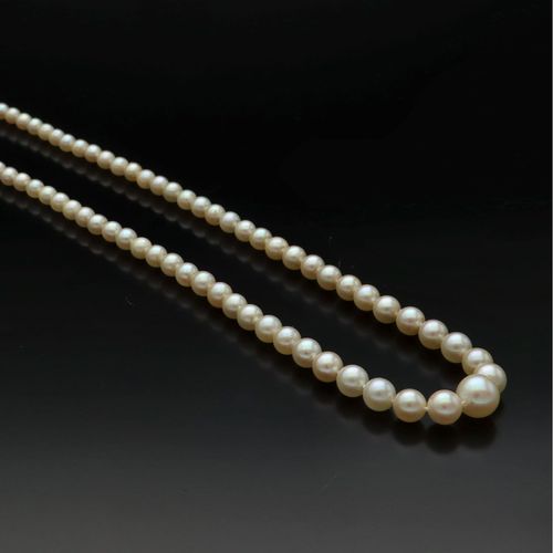 9ct Gold Clasp Re Strung Cultured Pearls image-1