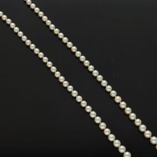 9ct Gold Clasp Re Strung Cultured Pearls image-3