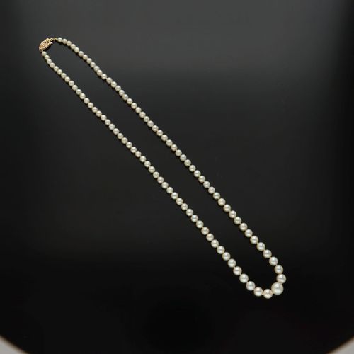 9ct Gold Clasp Re Strung Cultured Pearls image-4