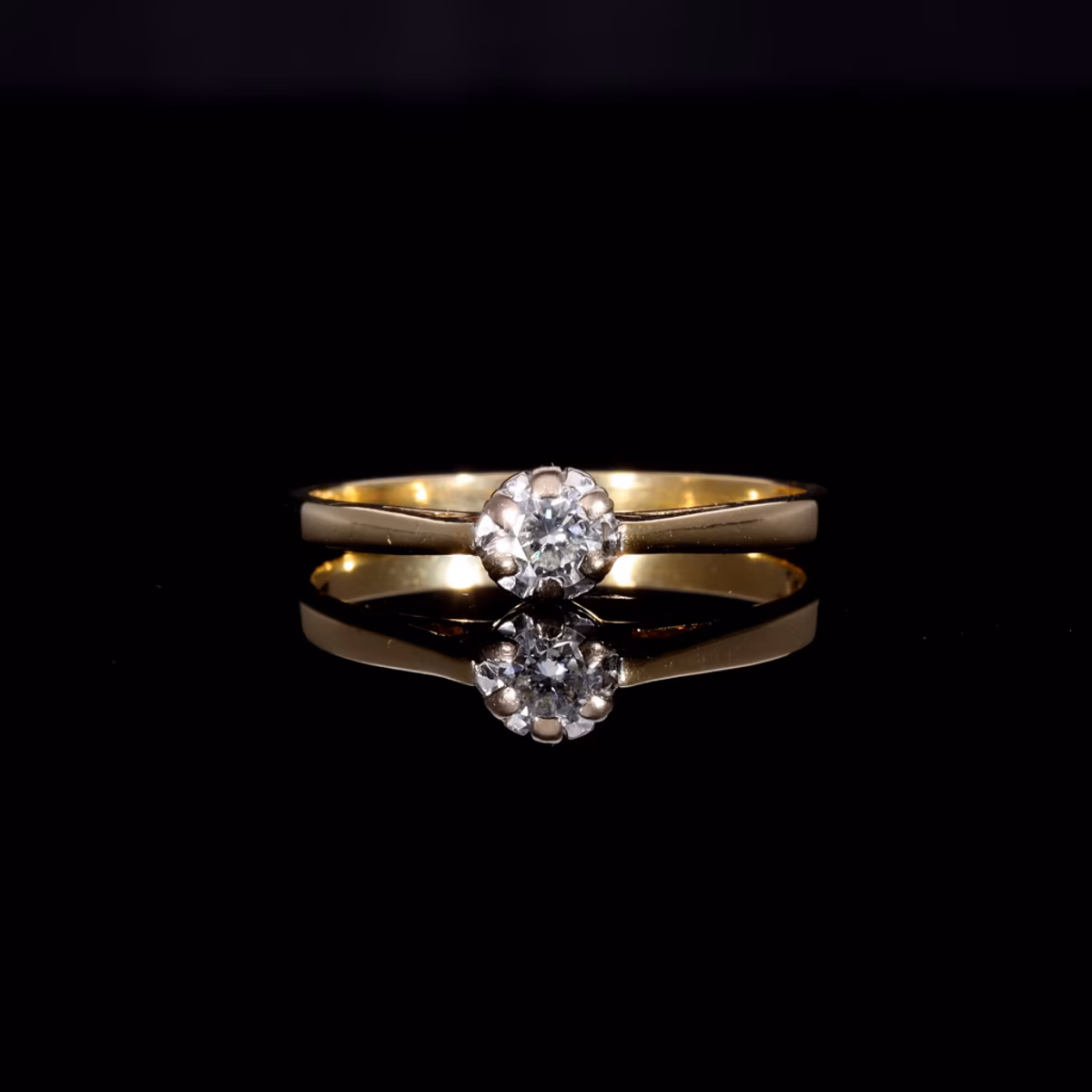 360° view of The Vintage 1986 Solitaire Brilliant Cut Diamond Sparkle Ring